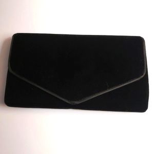 Vintage 90s black velours clutch/handbag